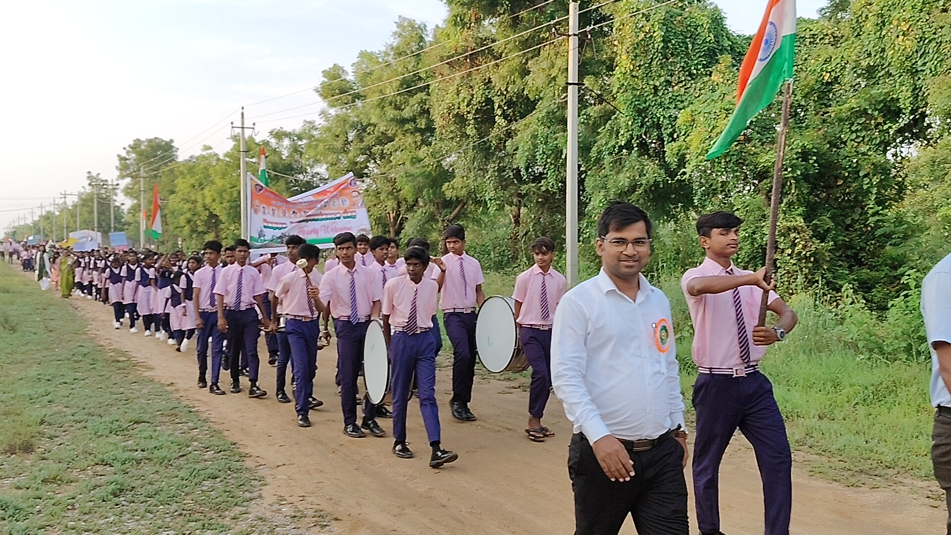 Independence Day Prabhat Pheri And Distribution of Flag to Nearby village Eshwargere